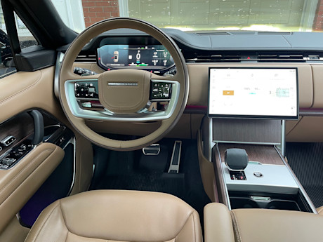 2026 Land Rover Range Rover SE PHEV Review Body Image