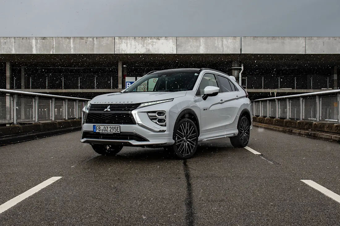 Mitsubishi-Eclipse-Cross-Plug-in-Hybrid-Hero