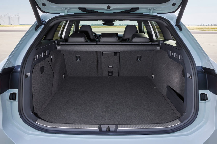 Volkswagen-Passat_Variant-2024-1600-1f.jpg