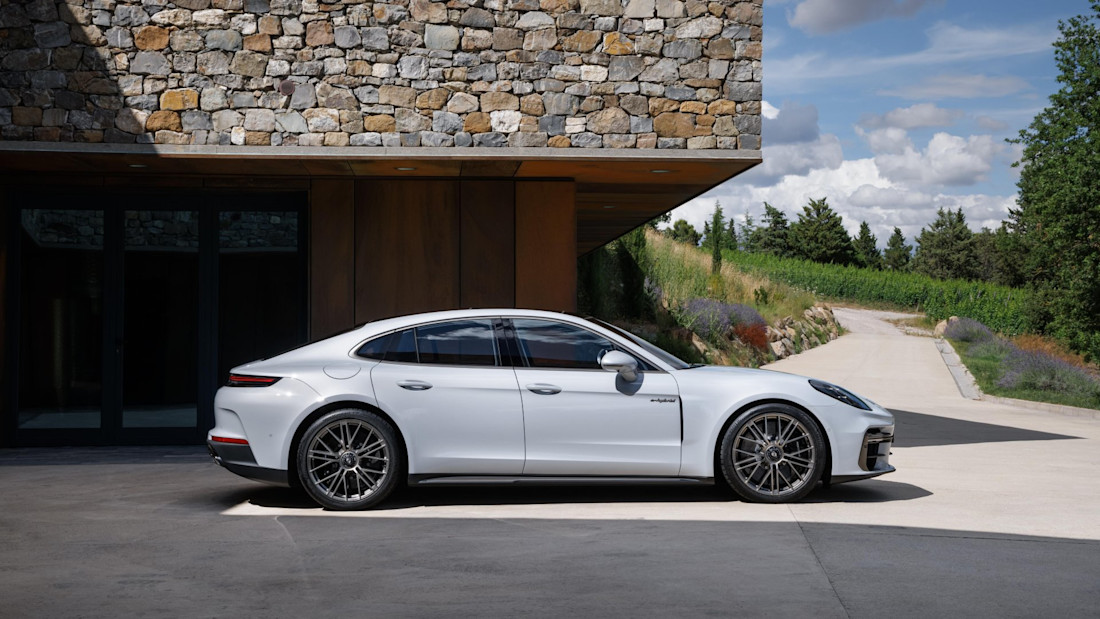 PORSCHE-PANAMERA-GTS-2024 (10).jpg