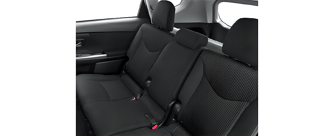 Toyota Prius v 2015 13