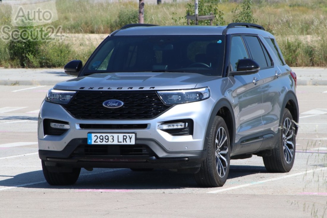 ford-explorer.phev.22.31.jpg