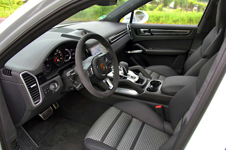 Editorial 2020 porsche caynne coupe turbo 19 dw