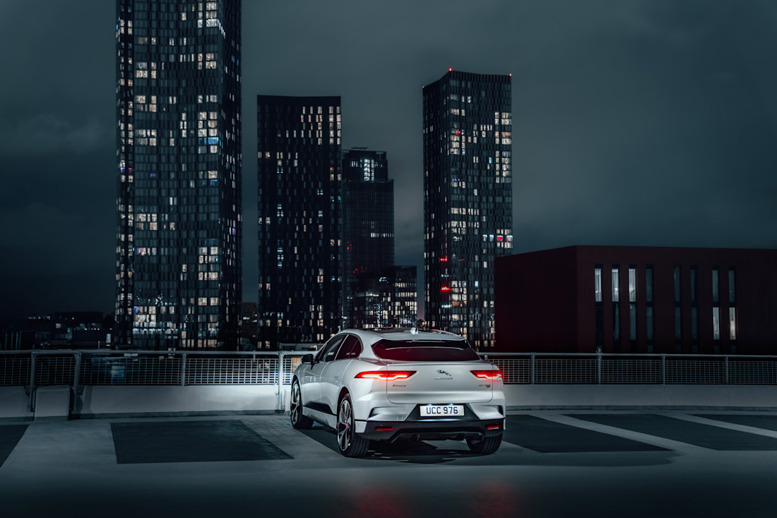 Jag_22MY_IPACE_Manchester_Lifestyle_251021_004