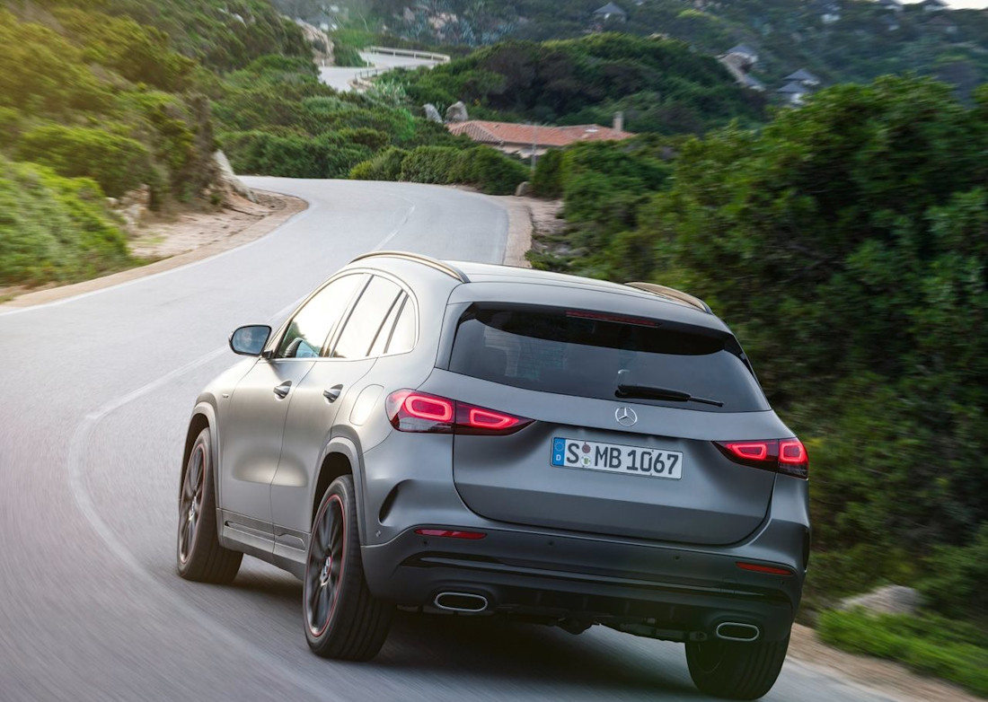 Mercedes-Benz-GLA-2021-1280-12.jpg
