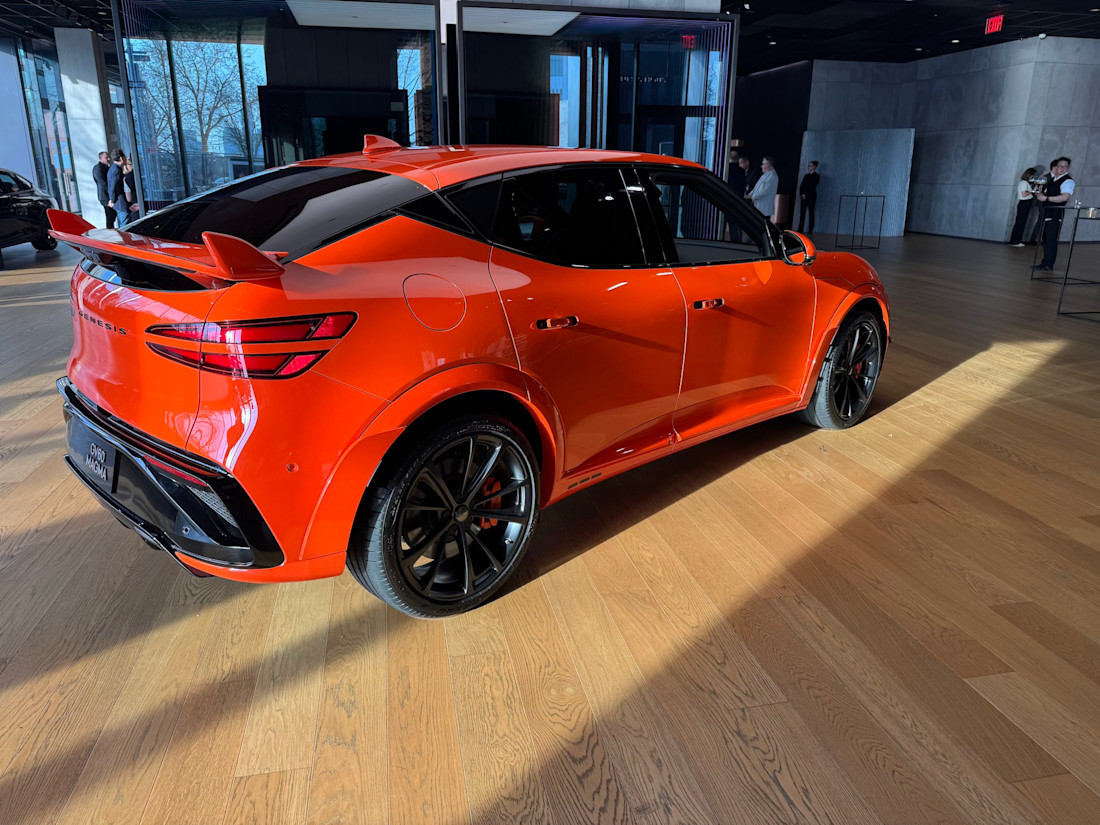 2027 Genesis GV60 Magma 05.jpg