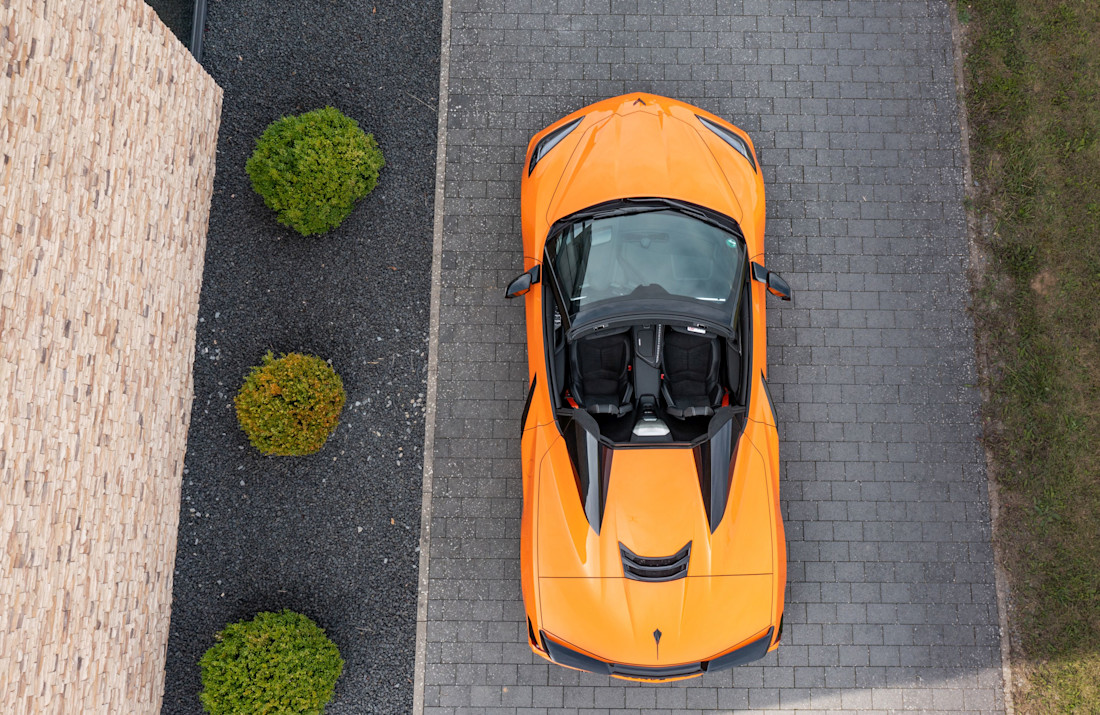 Chevrolet lancia la prima Corvette con motore centrale sul mercato europeo