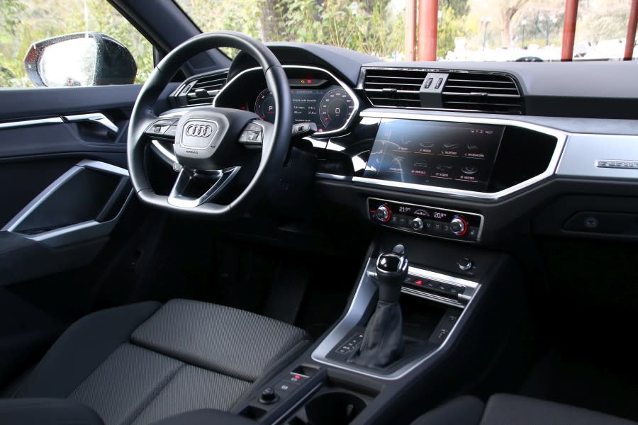 compa-q3-sportback-mini-countryman-21.jpg