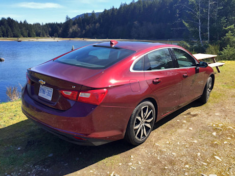 Editorial 01c gw 2016 chevrolet malibu