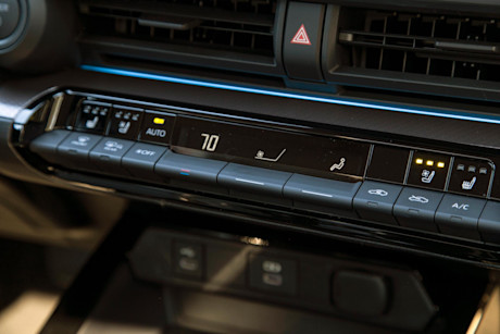 Editorial 2023 toyota prius xle awd 26 jw