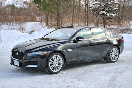 Editorial 2018 jaguar xf 25t awd prestige 03 jm