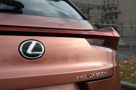 Lexus UX 300h 2025 : essai routier Image