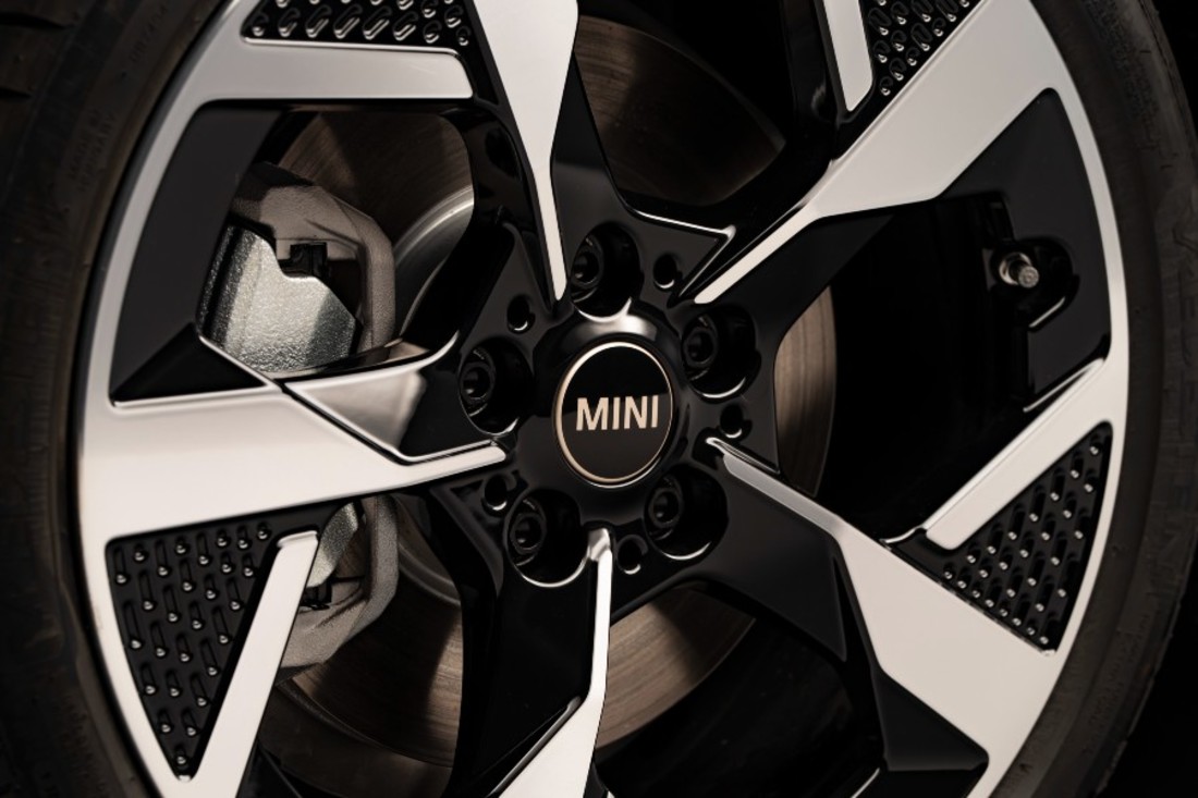 mini-cooper-2024-termico.acabados.jpg