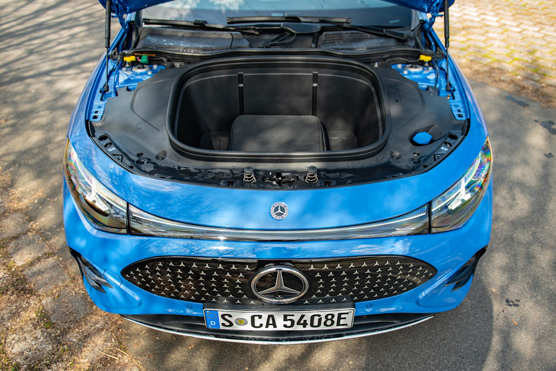 mercedes-cla-250-eq-2026-frunk