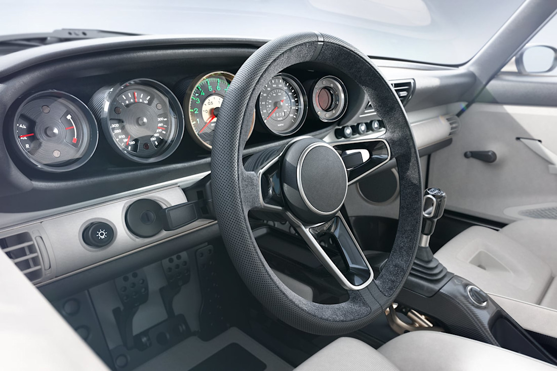 Porsche-911-Reimagined-by-Singer-DLS Turbo-autoscout24 (11).jpg