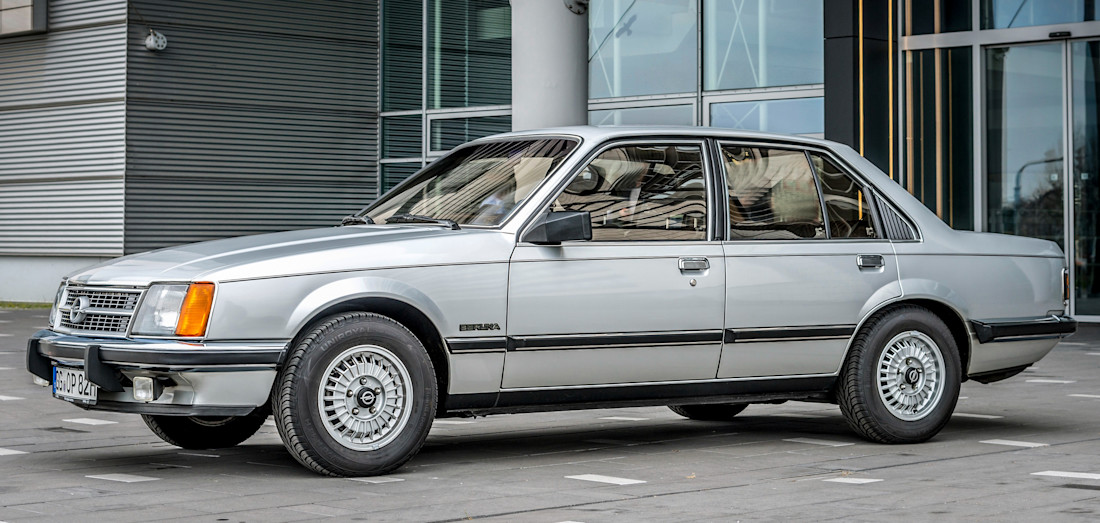 opel-commodore-side