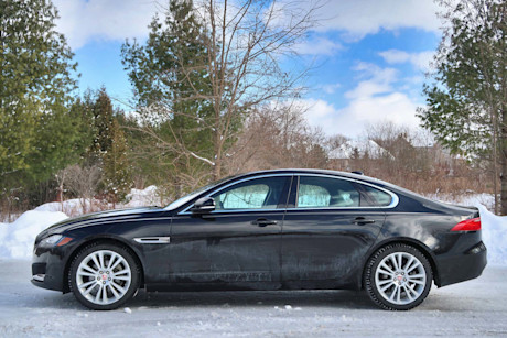 Editorial 2018 jaguar xf 25t awd prestige 04 jm