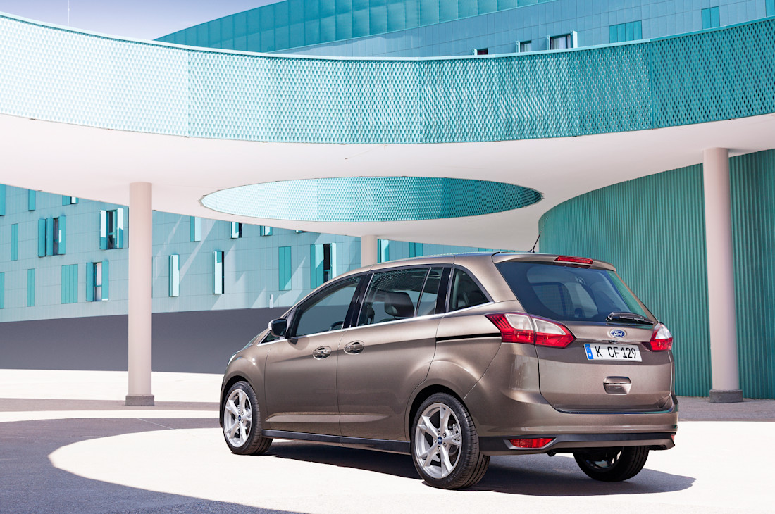 2014_fotos_c-max_pre_paris_fordc-max_exterior08