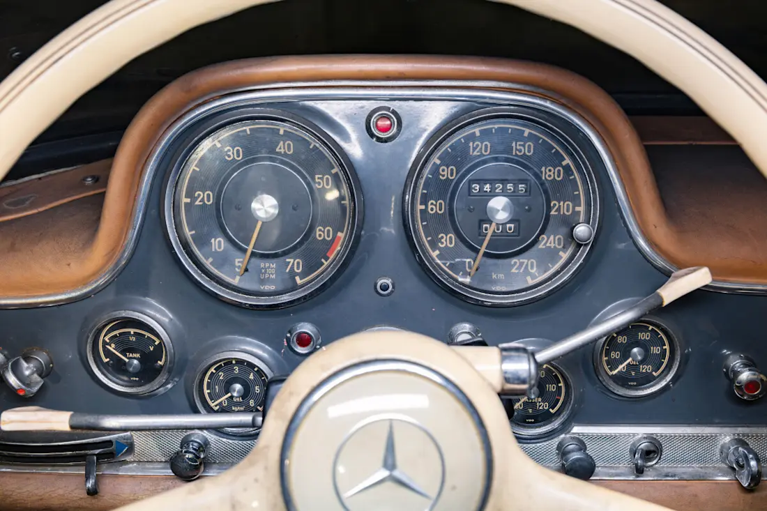 Mercedes-Benz 300SL Gullwing 16