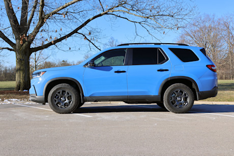 Editorial 2024 honda pilot review exterior side profile