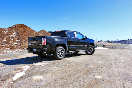 Editorial 2017 gmc canyon diesel 4wd crew cab short bed 17 ew