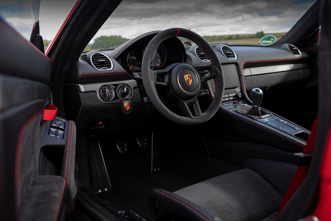 AS24  -Porsche Cayman GT4 (2).jpg