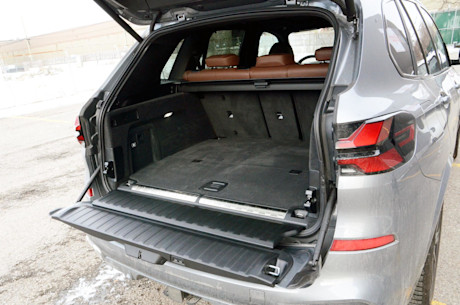 BMW X5 xDrive50e 2024 : essai routier Body Image