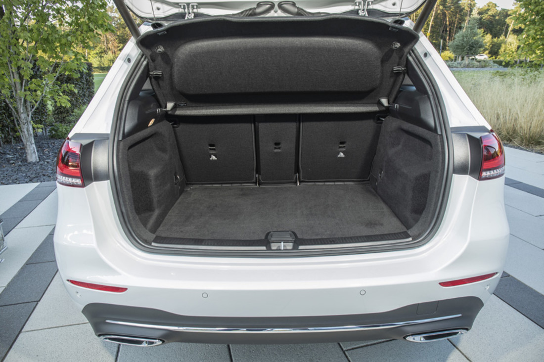 mercedes-benz-b-250e (4).jpg