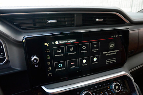 GMC Sierra Denali Ultimate 2023 : essai routier Body Image