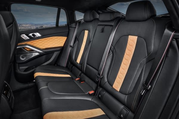 P90367387_lowRes_the-new-bmw-x6-m-and.jpg