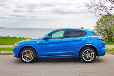 Editorial 2019 alfa romeo stelvio quadrifoglio awd 05 dw
