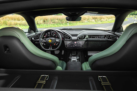 Editorial 2025 ferrari 12cilindri fd mbu 240920 3