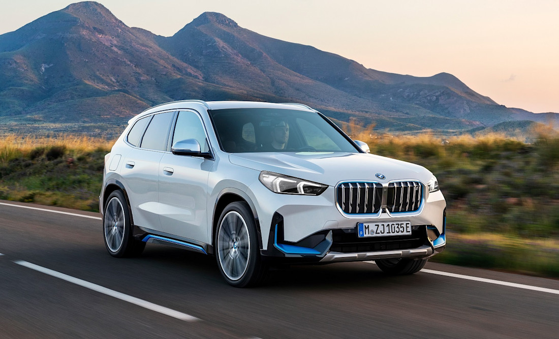 bmw-ix1-fahraufnahme-front