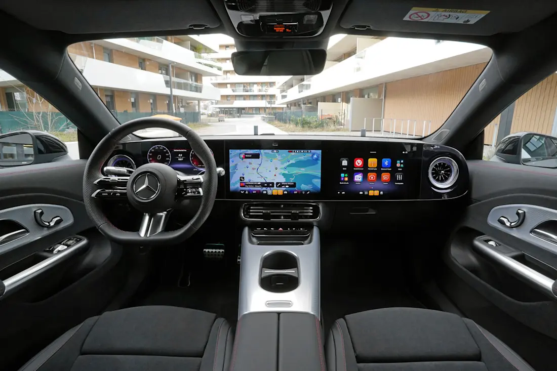 Mercedes Benz CLA 200 4Matic Hybrid 2026_ Cockpit