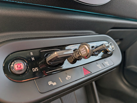Editorial 2025 mini cooper jcw 3door fd sbe 250410 18