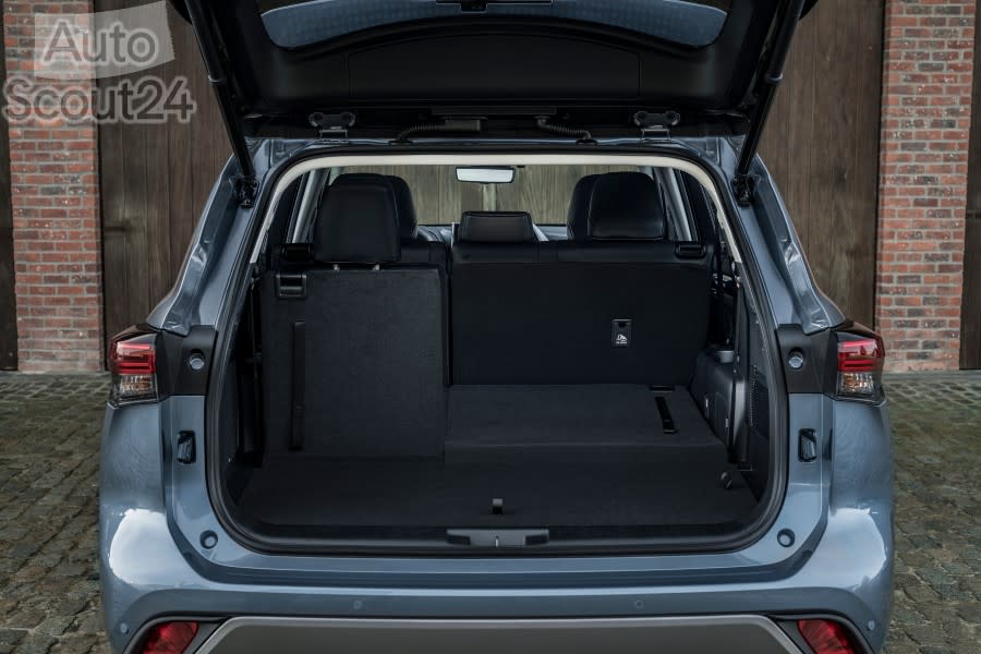 Toyota Highlander Electric Hybrid 2021 - Interior (12) (1).jpg