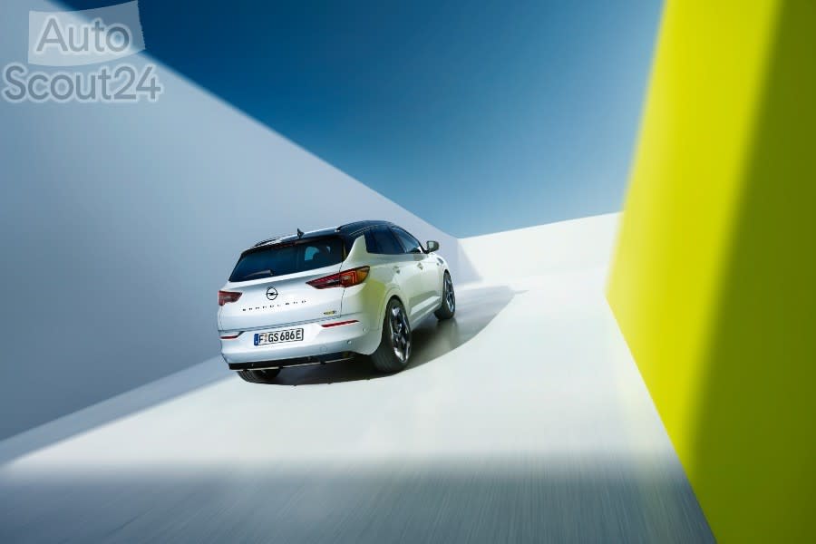 opel_grandland_gse_520368-6357ff4a82b0f_6358e9bc19614.jpg