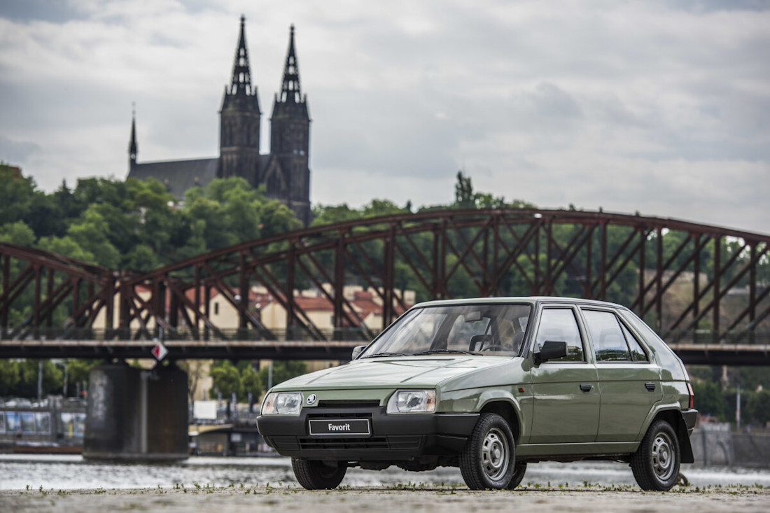 Skoda-historia_skoda_favorit.jpeg