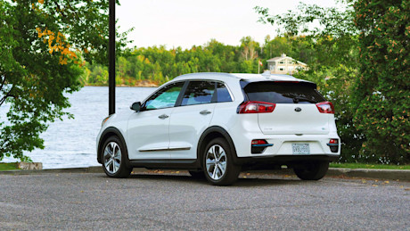 Editorial 2019 kia niro ev sx touring 08 jp