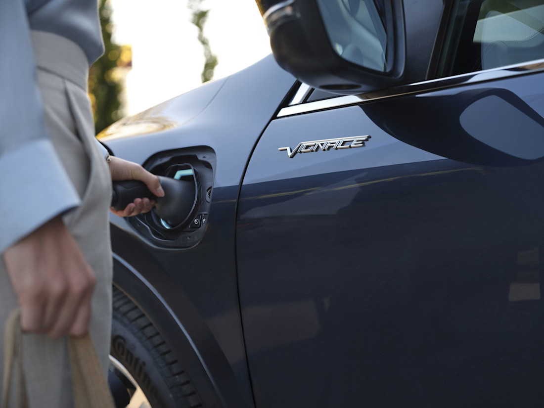 Auto familiari ibride plug-in: marche e modelli, listino prezzi