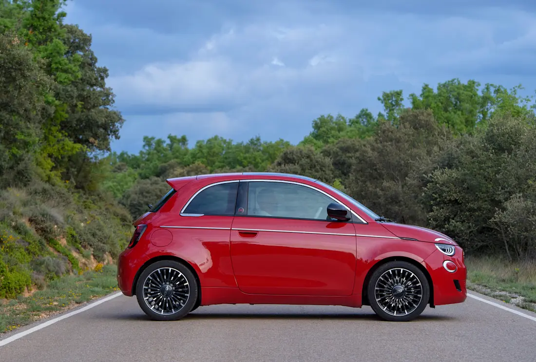 nuevo fiat 500 hybrid 2026 045