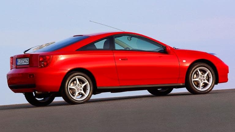 Toyota Celica vedere din lateral