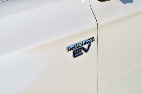 Editorial 2020 mitsubishi outlander phev gt s awc 10 mb