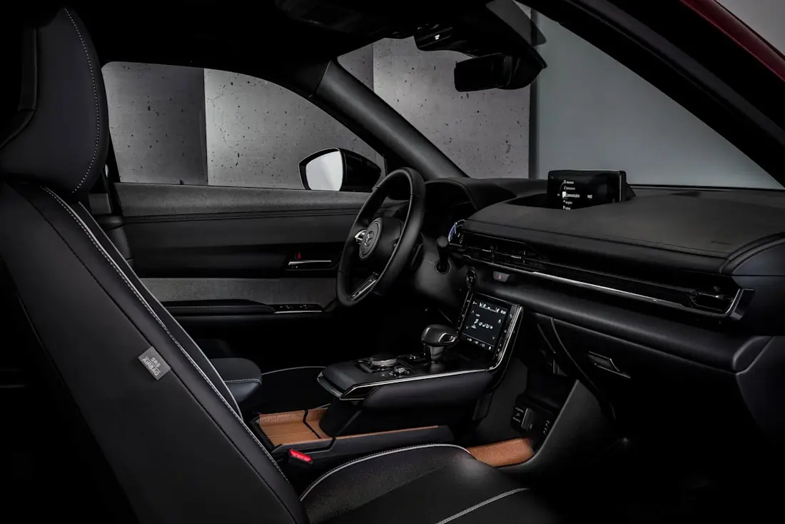 Mazda-MX-30-R-EV-Interieur