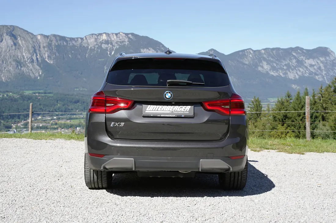 7 bmw-ix3-heck