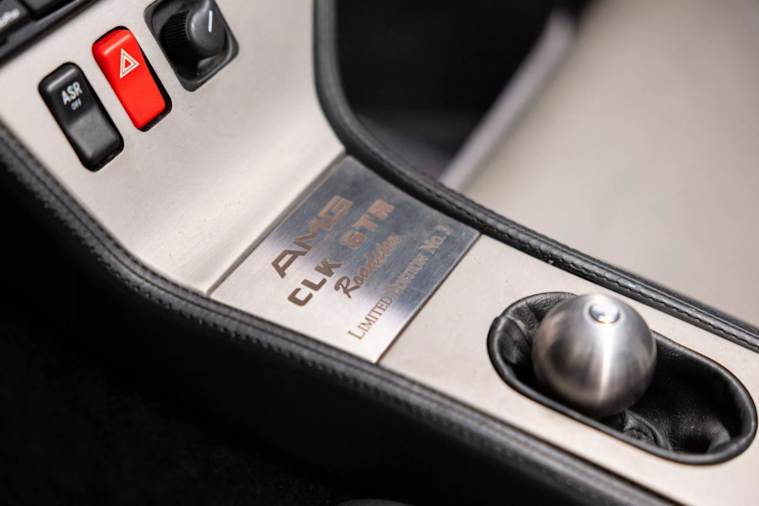 Mercedes-CLK-GTR-Roadster-2002-precio-subasta (12).jpg