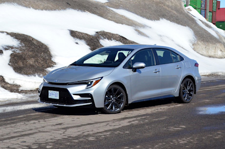 Editorial 2023 toyota corolla hybrid xse awd 01 va fr