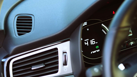 Editorial 2019 kia niro ev sx touring 26 jp