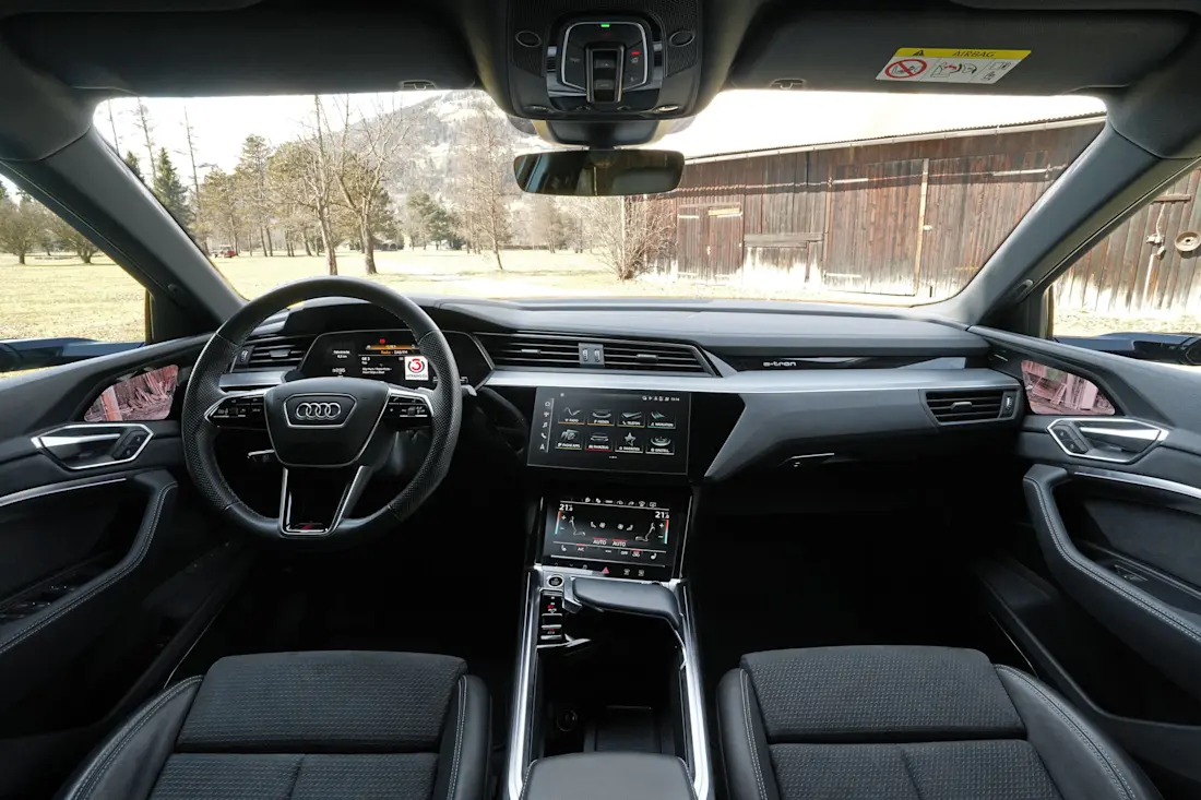 Audi e-tron Sportback 55 quattro 2022_Cockpit