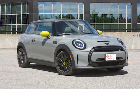 Editorial 2022 mini cooper se premierplus 03 cc